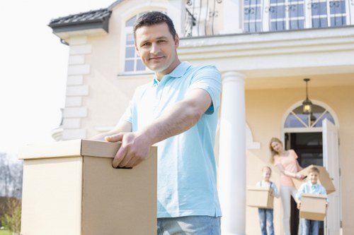 Moving truck service for homes and businesses in Holland Park