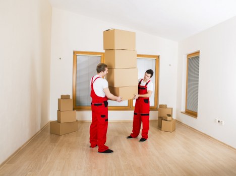 House removal team handling access challenges in Holland Park